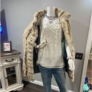 Short large light jacket